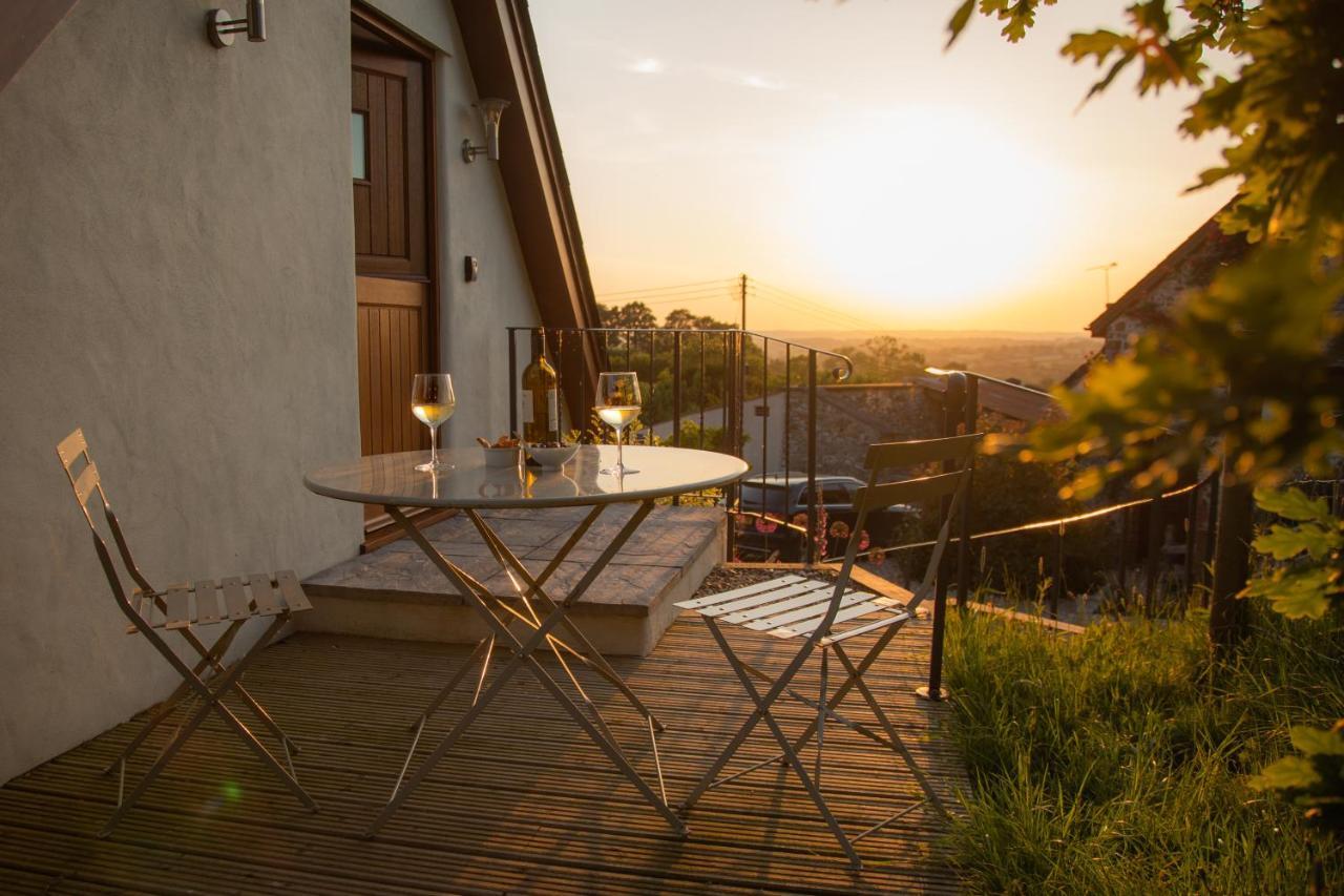 The Roost - A Bird'S Eye View In The Countryside Apartment Кълъмптън Екстериор снимка